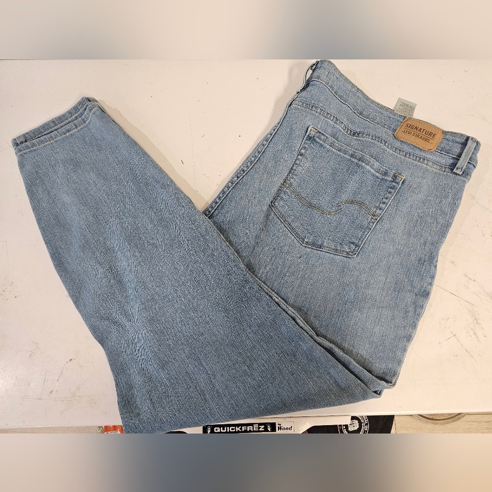 Levi jeans